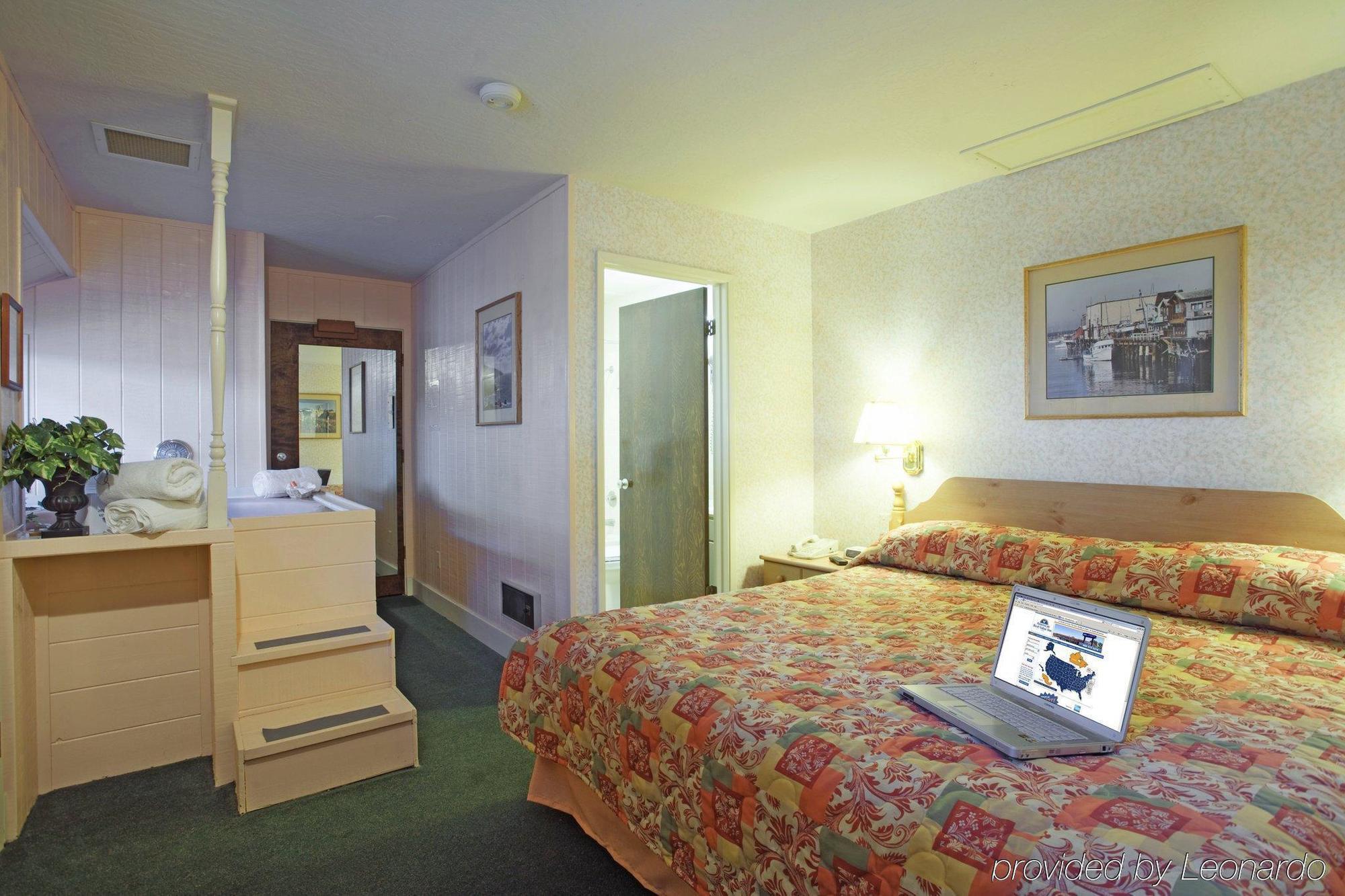 Red Roof Inn & Suites Monterey Cameră foto